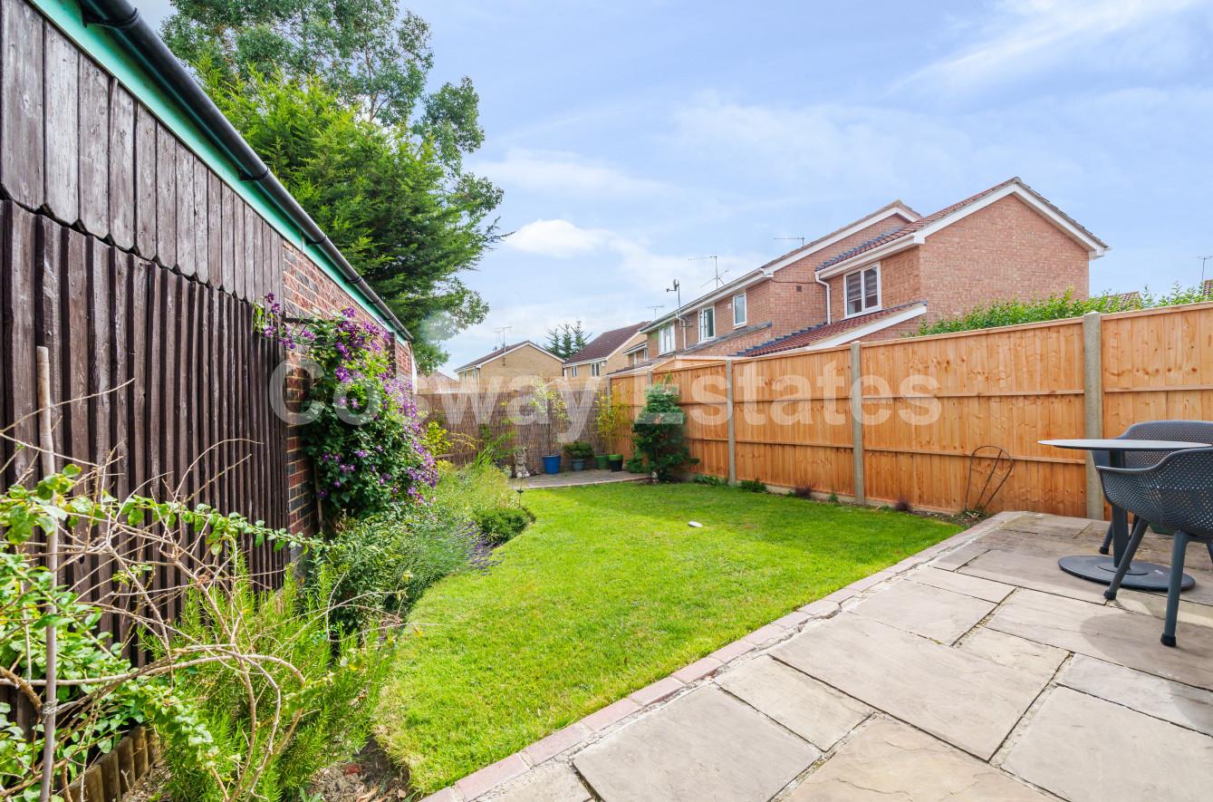 Longfield Avenue, Mill Hill